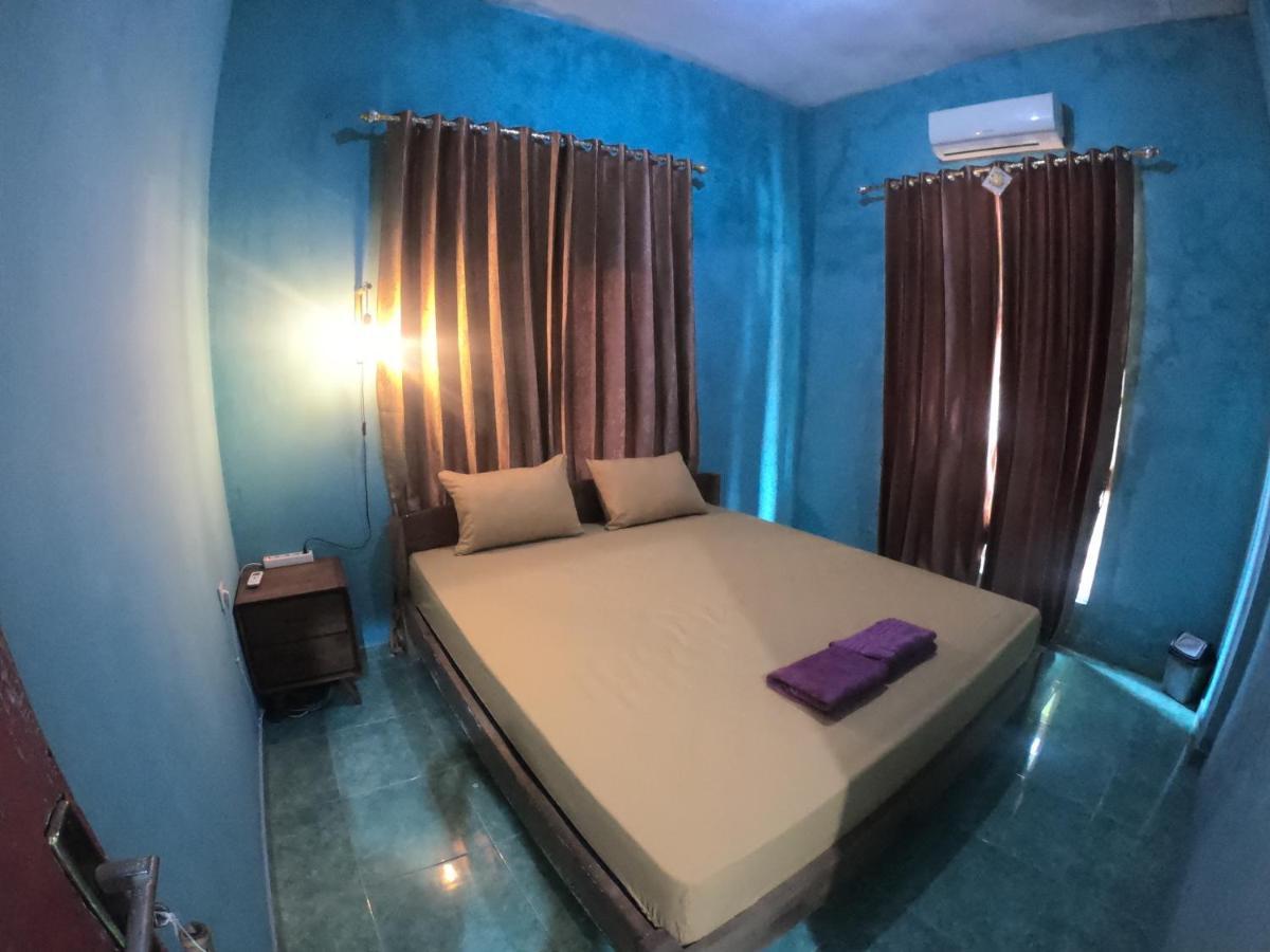 Owl Hostel Karimunjawa Exterior photo