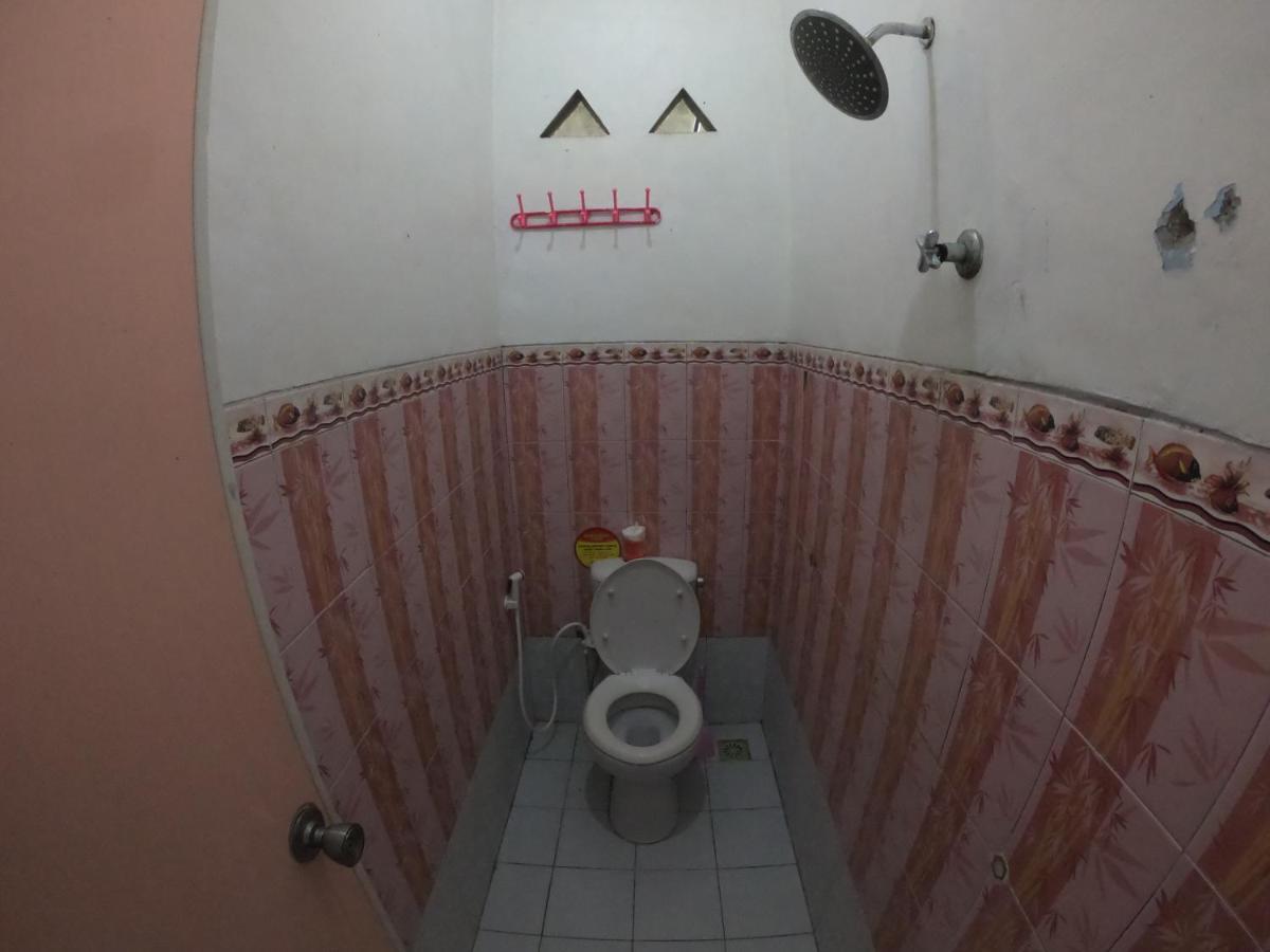 Owl Hostel Karimunjawa Exterior photo