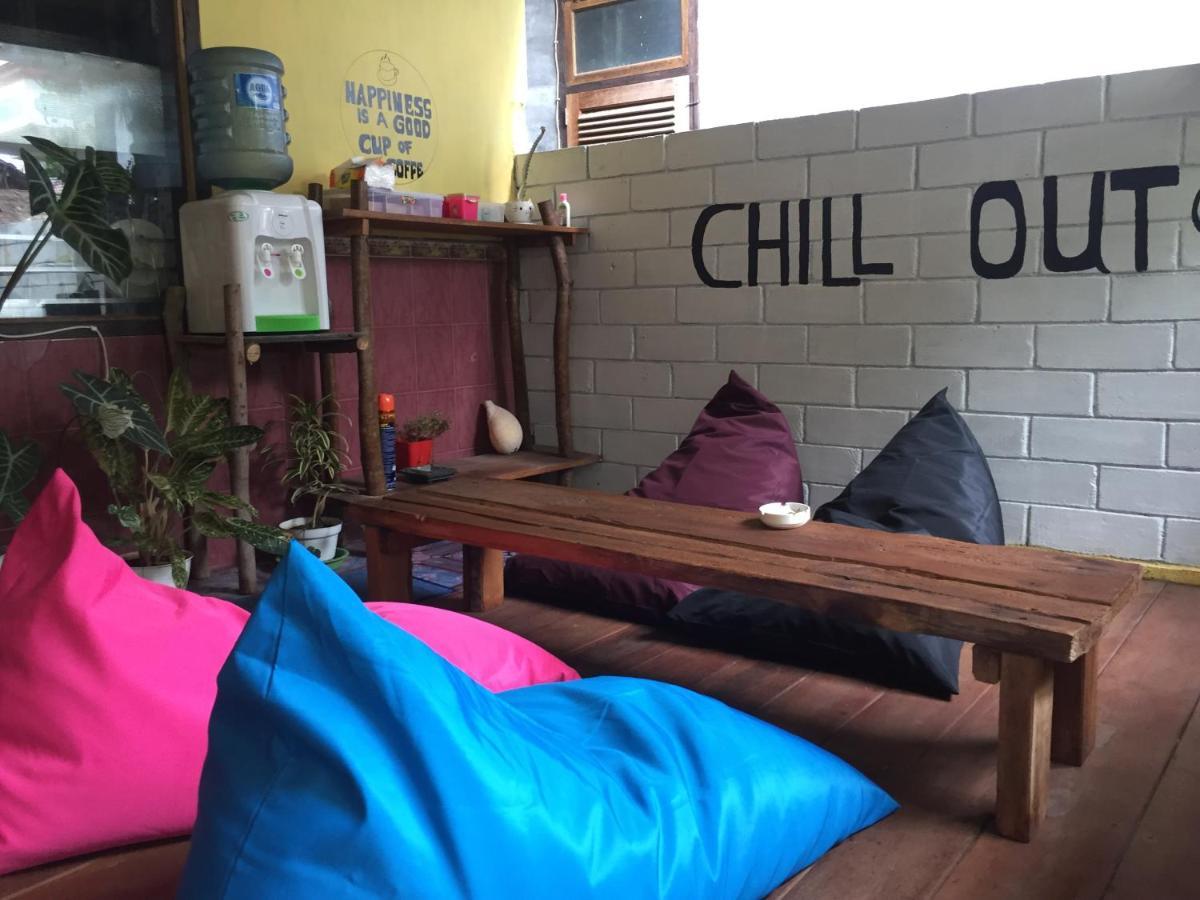 Owl Hostel Karimunjawa Exterior photo