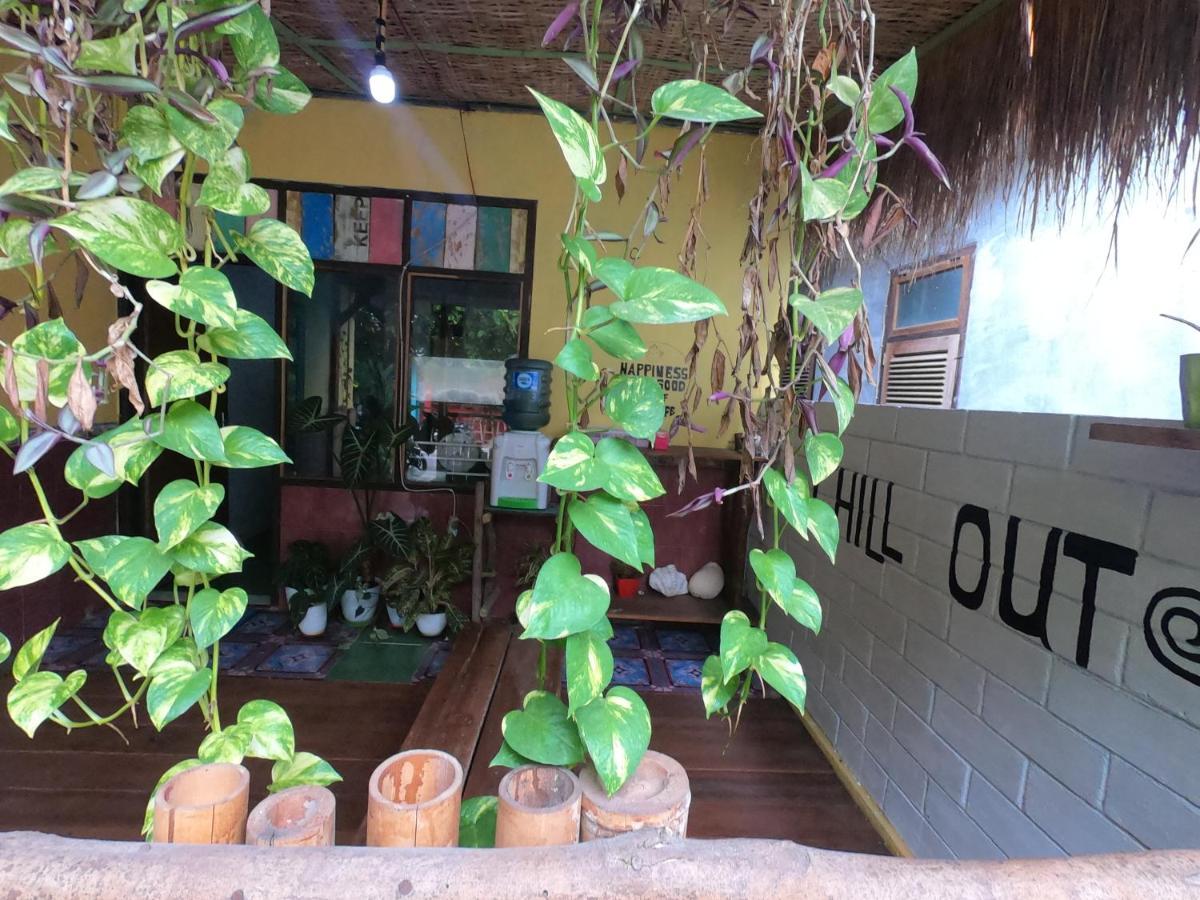 Owl Hostel Karimunjawa Exterior photo