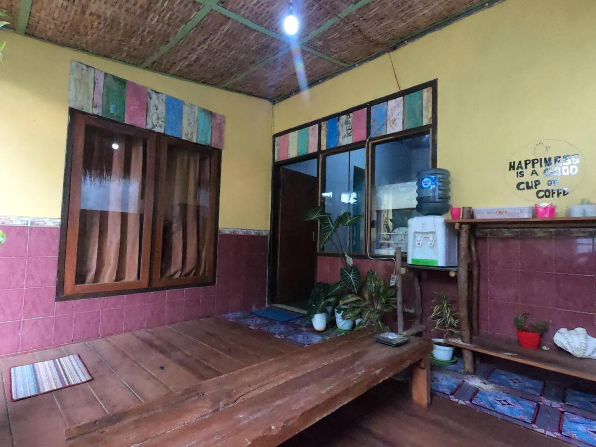 Owl Hostel Karimunjawa Exterior photo